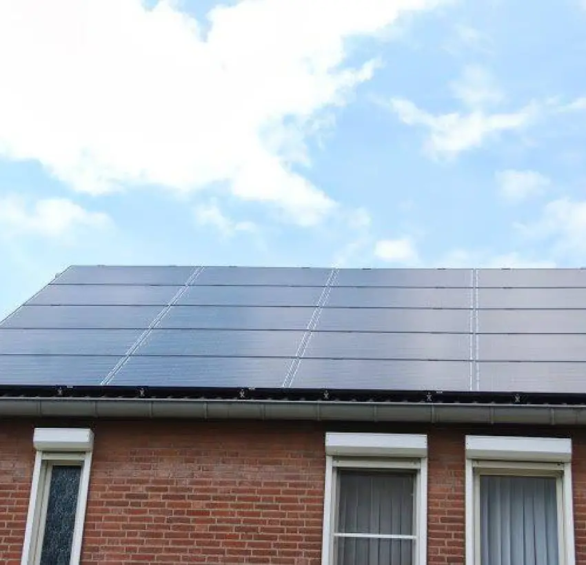 11 woningen PV panelen