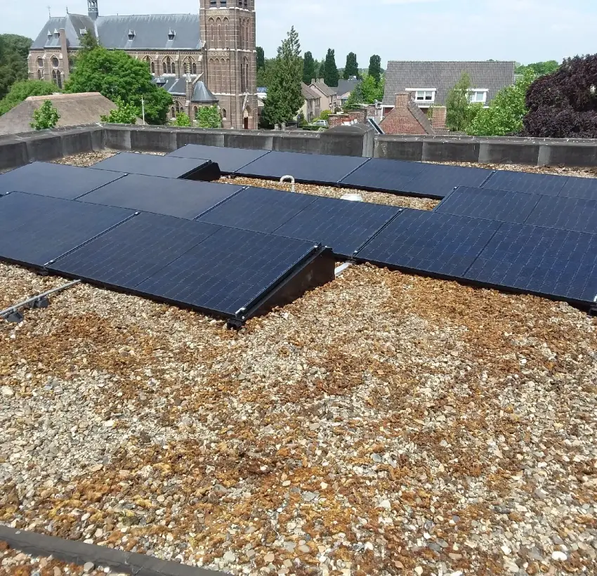 12 panelen op appartement